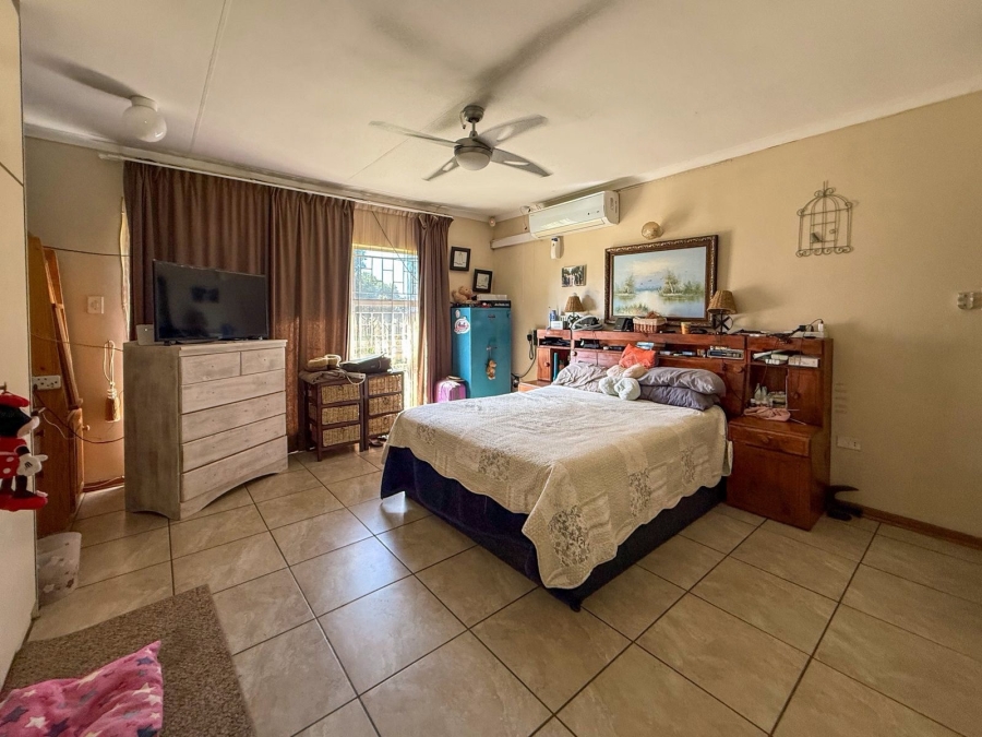 4 Bedroom Property for Sale in Wilgeboom A H North West